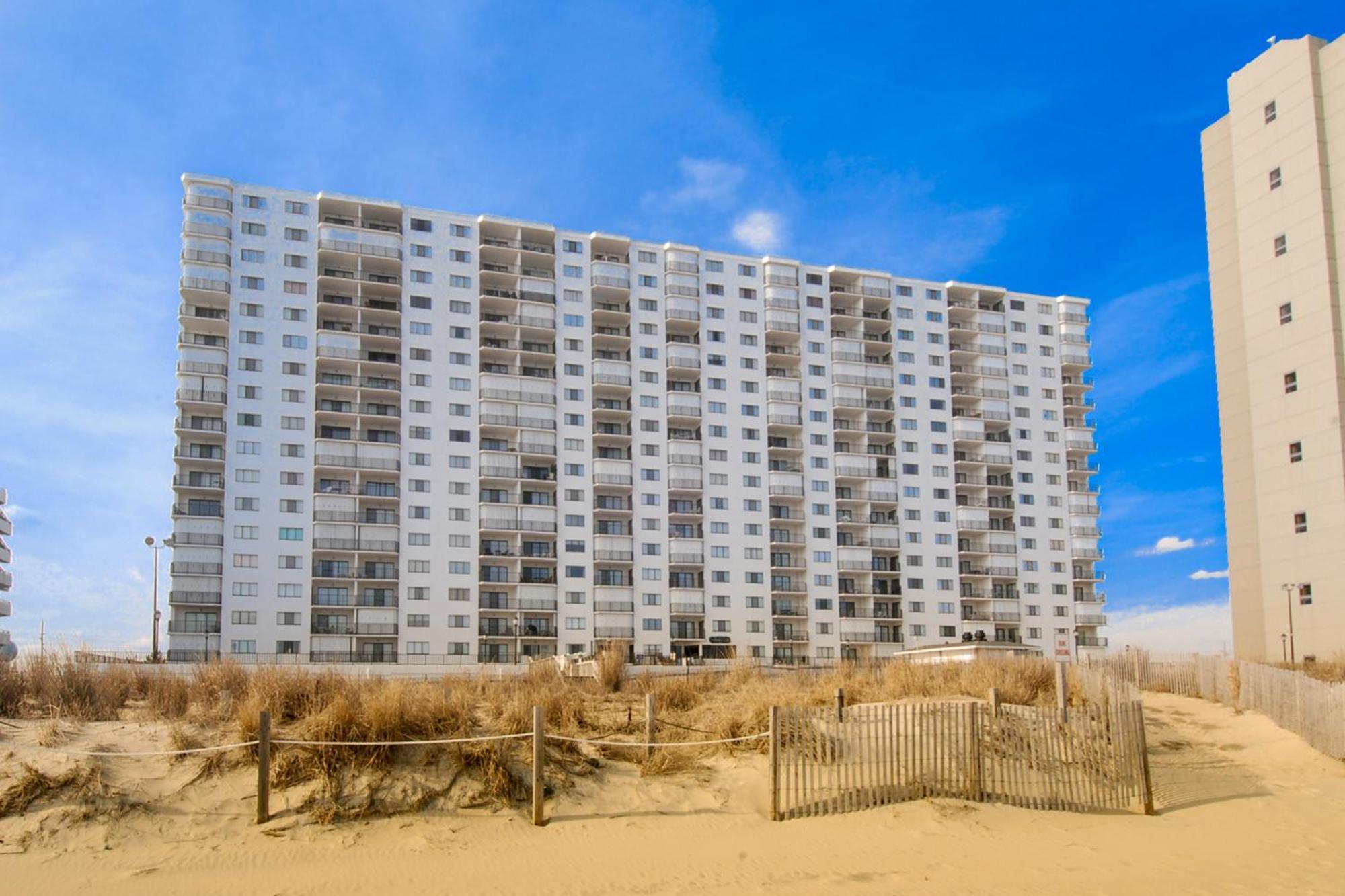 Plaza II Hotel Ocean City Room photo